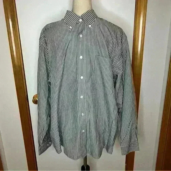 Eddie Bauer Other - Eddie Bauer Long Sleeve Dress‎ Shirt Men Large Gray White Collar Wrinkle Resist